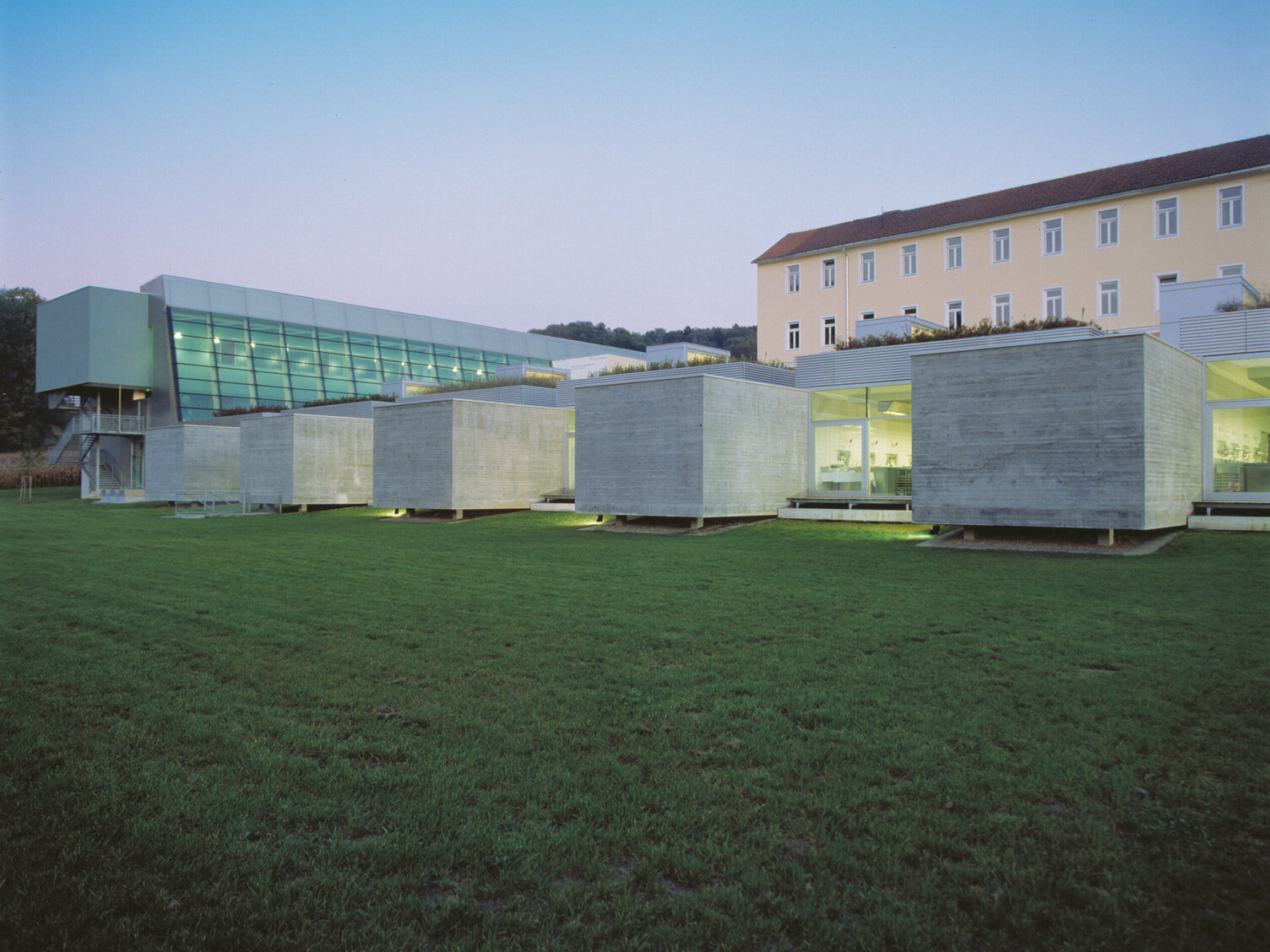 Markus Pernthaler Architekten - Landesberufsschule Bad Gleichenberg - Foto © Paul Ott