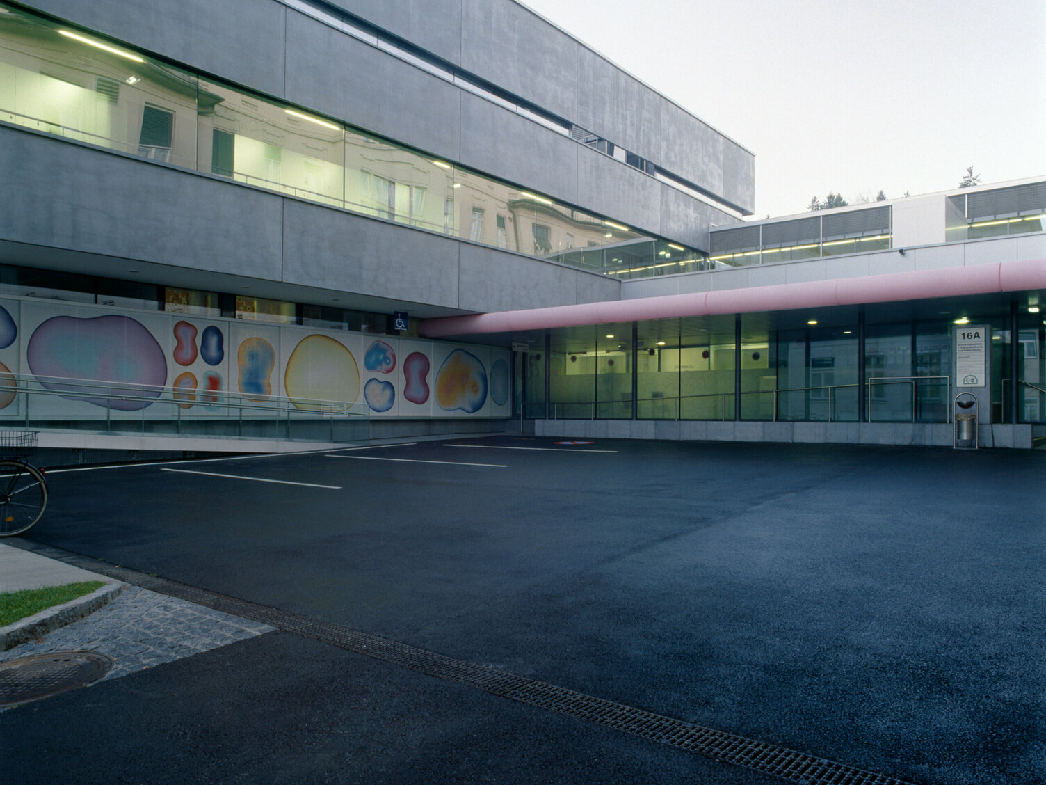 Markus Pernthaler Architekten - Gynäkologie Graz - Foto © Ott