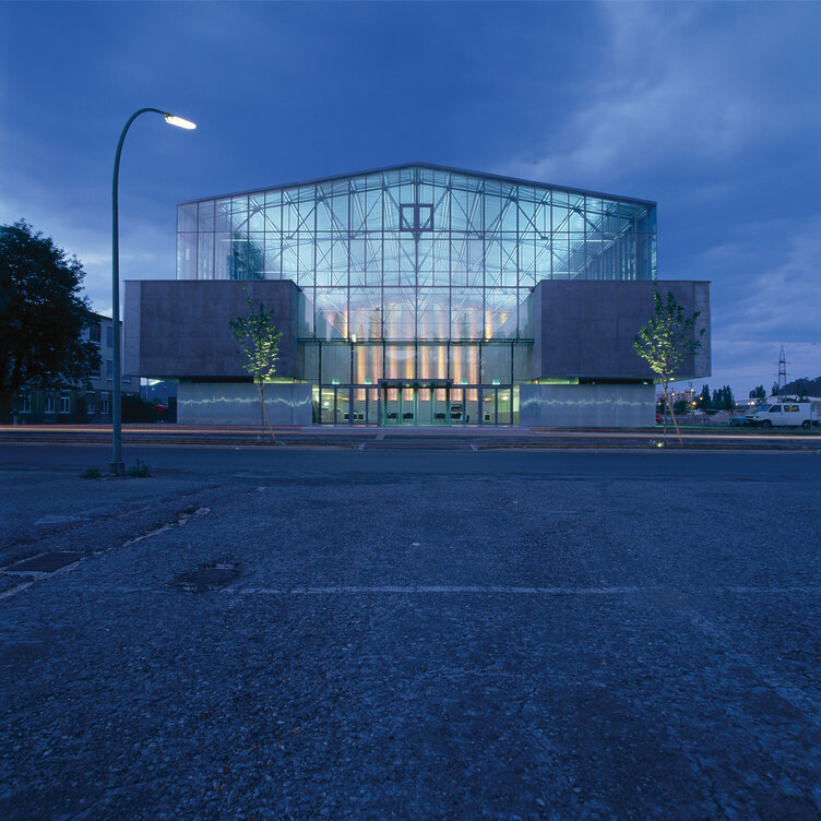 Markus Pernthaler Architekten - Helmut List Halle - ursprüngliche Ausführung - Foto © Ott