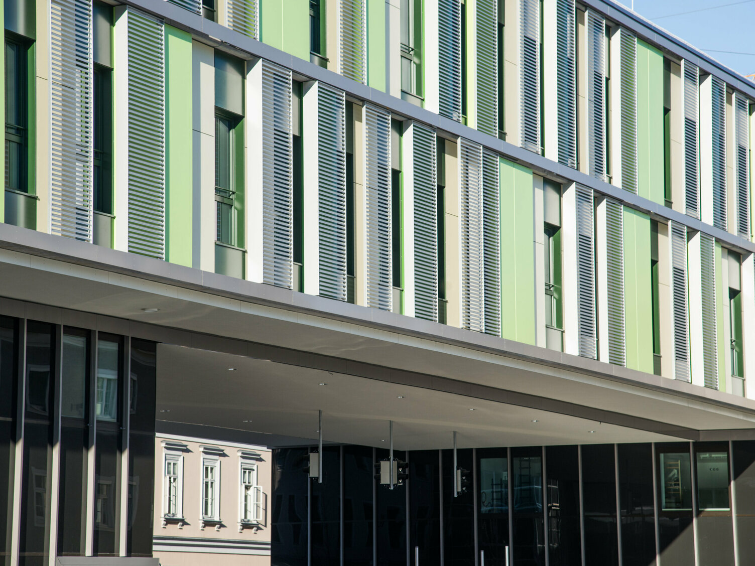 Markus Pernthaler Architekten - KIZ – LKH Salzburg Kinderzentrum - Foto © Ott